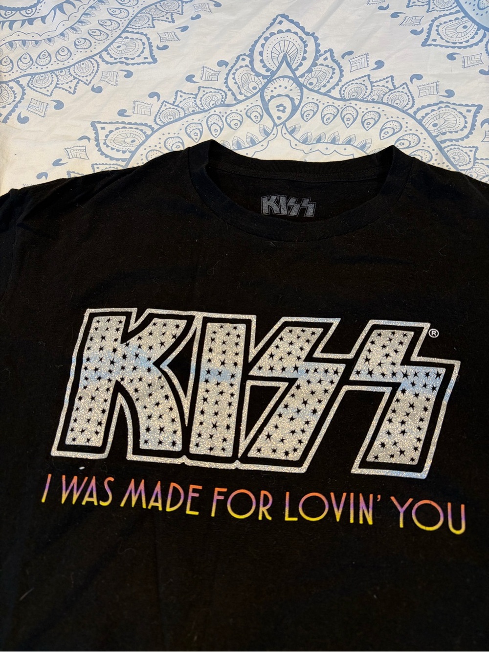 Kiss shirt